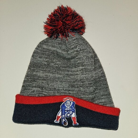 New England Patriots Football Pom Beanie Hat New Era NFL Throwback Logo One Size - Picture 1 of 9